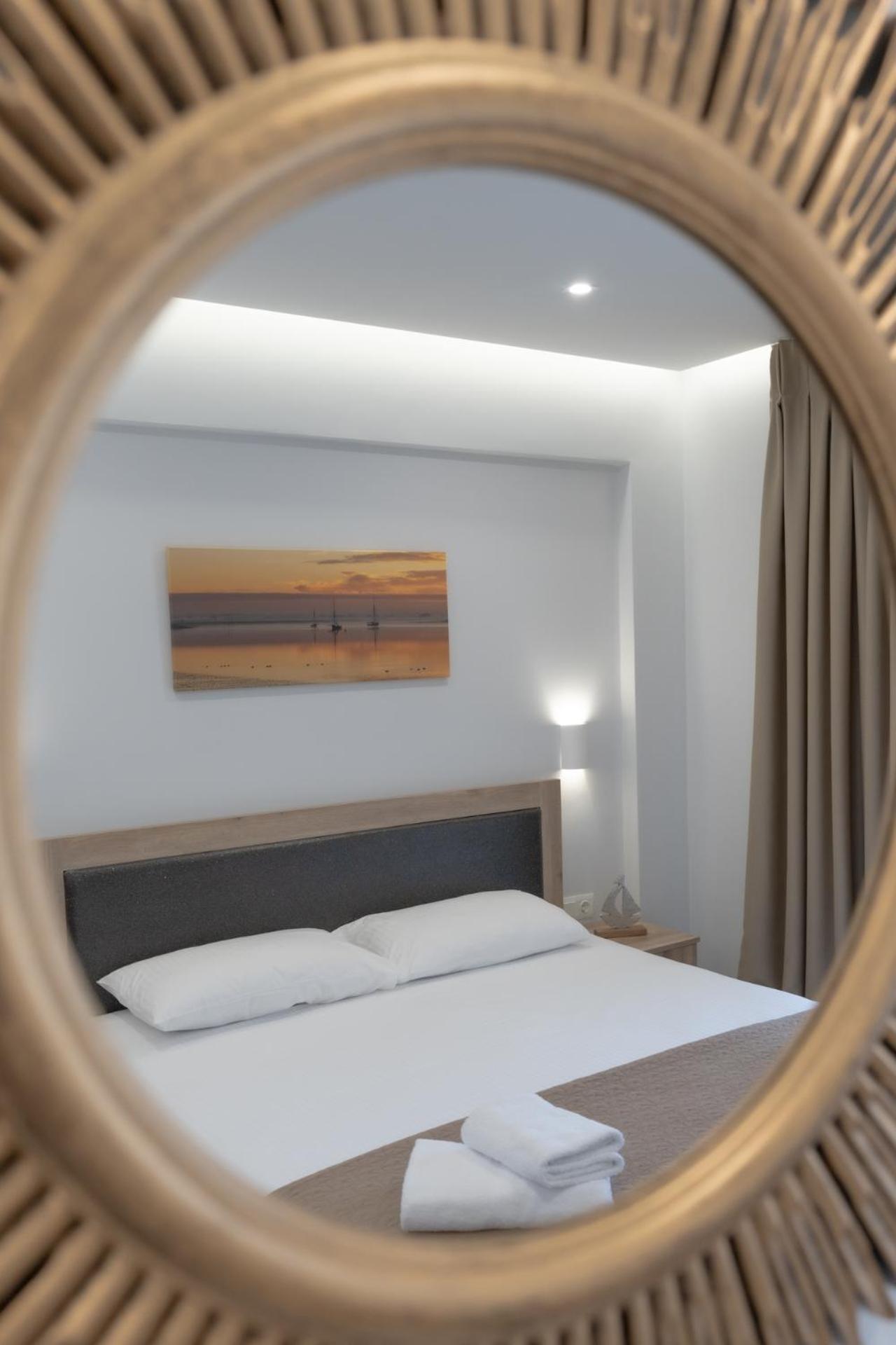 Sunshine Rooms And Suites Vrasná Exteriér fotografie